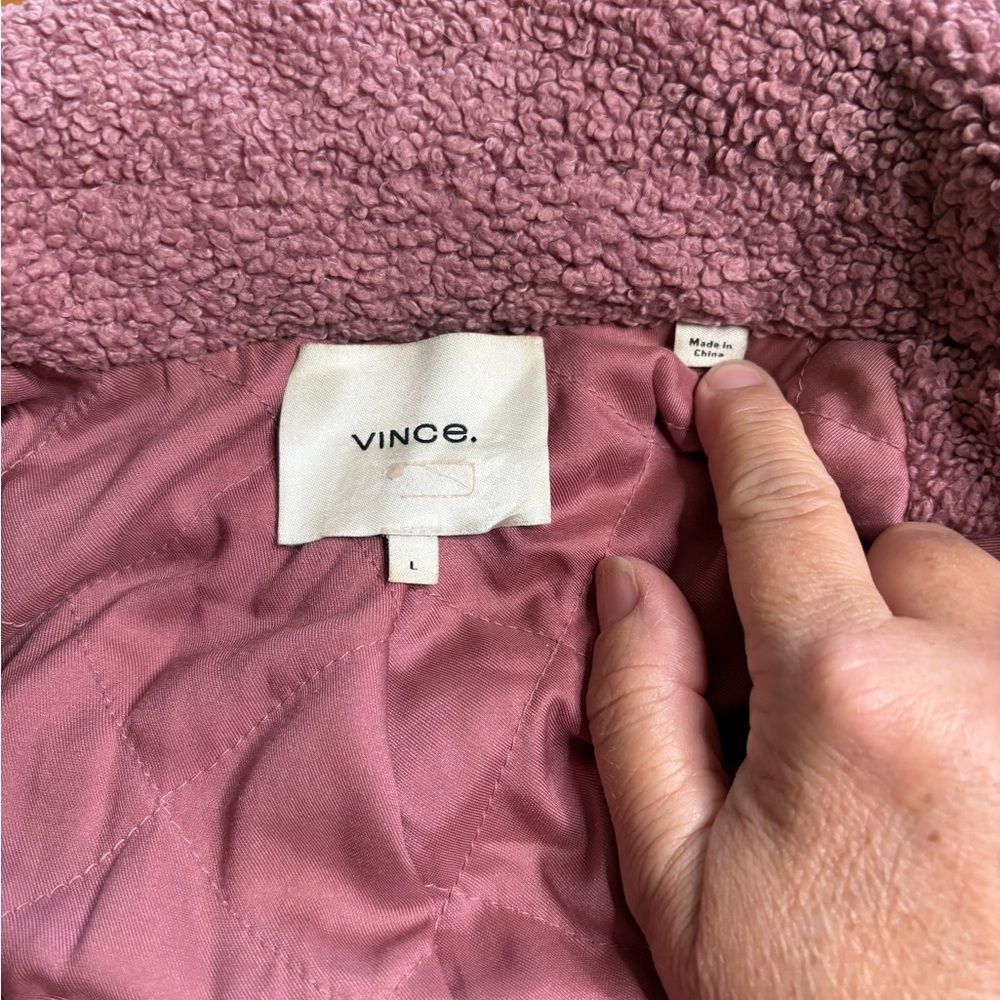 GUC Vince- Faux Fur Jacket in Mauve. Size L - Picture 5 of 11